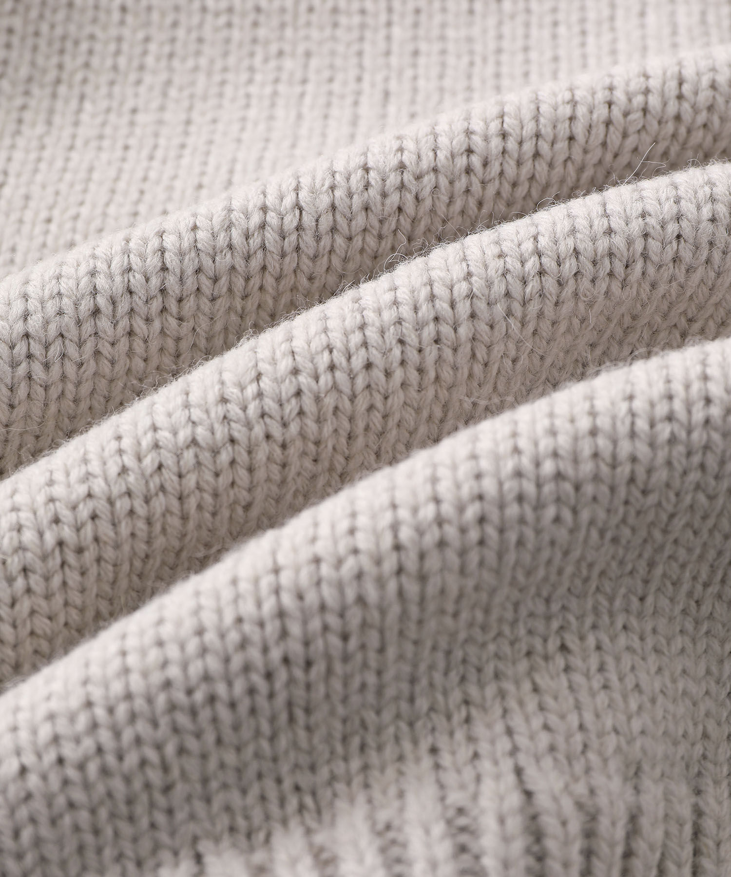 ADAM ET ROPE'「【WEB限定】タートルバックスリットニットプルオーバー」|ニット・セーター|