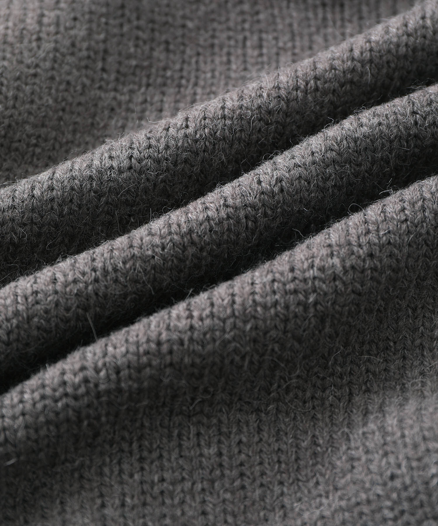 ADAM ET ROPE'「【WEB限定】タートルバックスリットニットプルオーバー」|ニット・セーター|