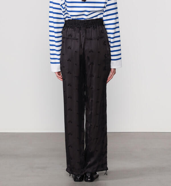  「TICCA | フラワーエンブロイダリー サテンパンツ WOMEN」|チノ|