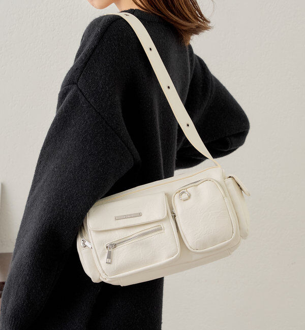  「【4色展開/500mlペットボトル収納可】ポケットデザインショルダーバッグ」|ショルダー・メッセンジャー|