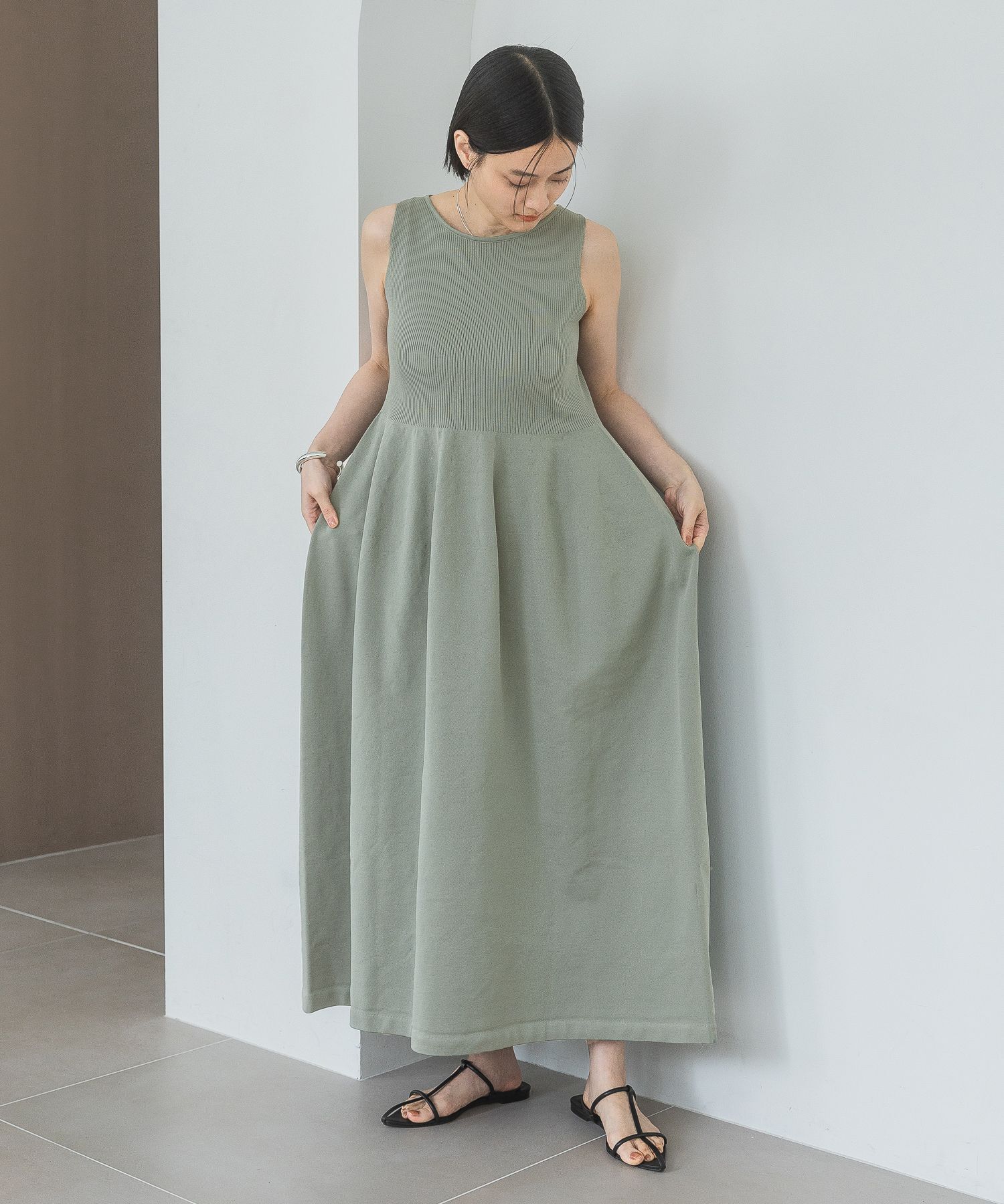 A part by 「ホールガーメントニットノースリーブワンピース」|ワンピース|