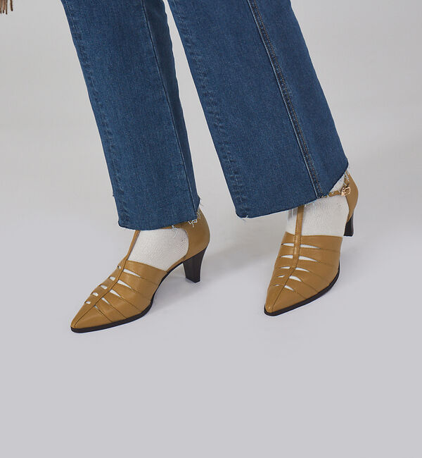 AU BANNISTER「グルカ パンプス」|パンプス|マスタード