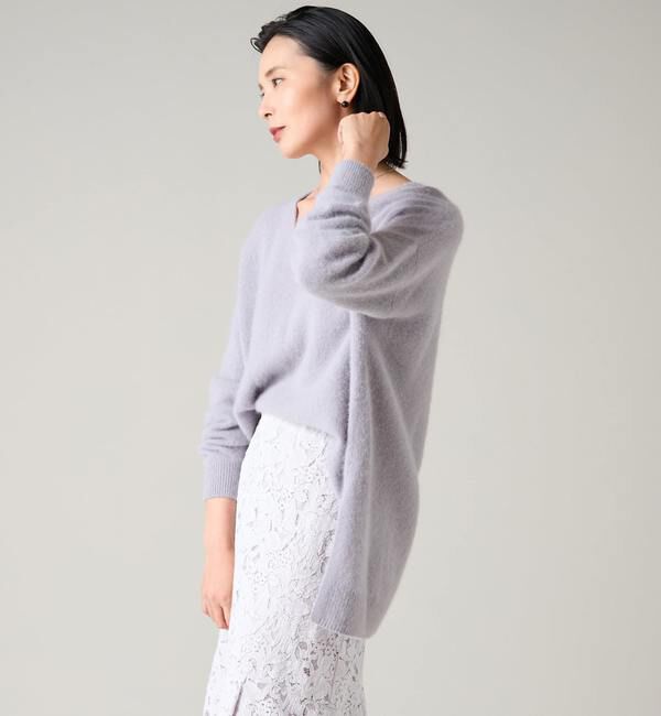 TIARA「Vネックニット」|ニット・セーター|