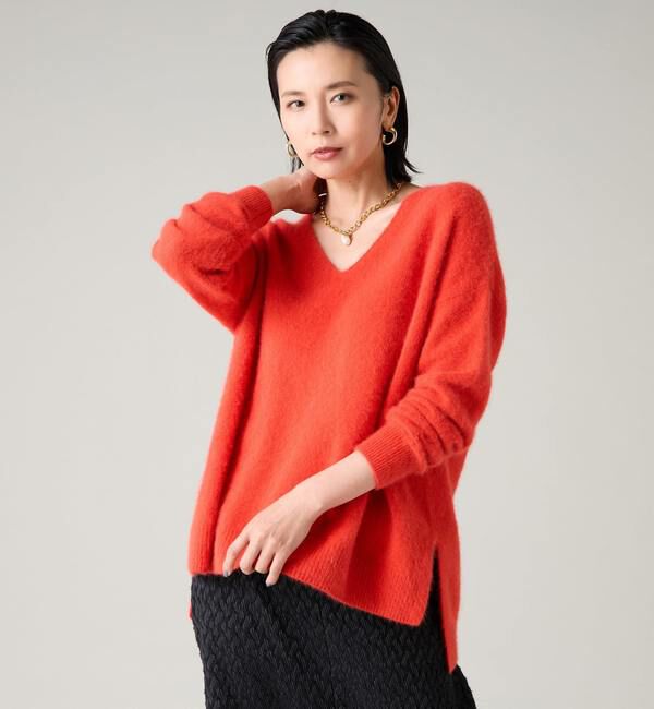 TIARA「Vネックニット」|ニット・セーター|レッド