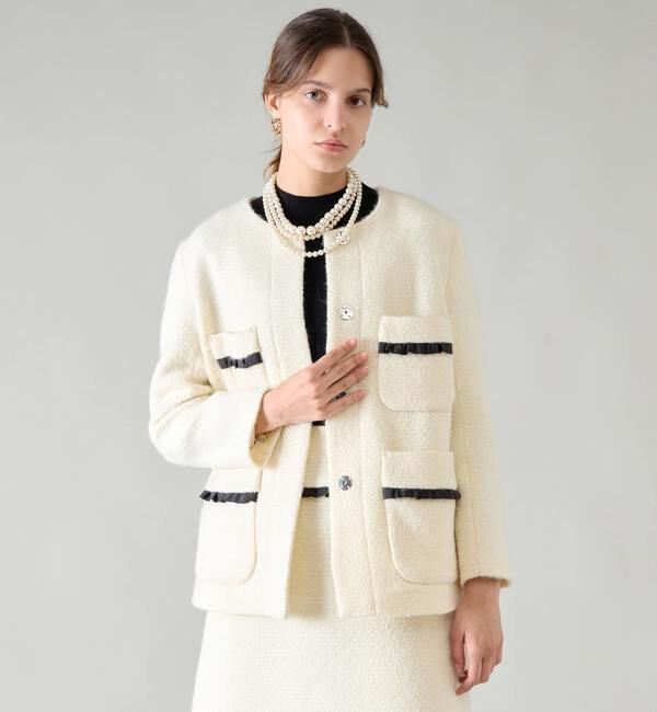 TIARA「フリルトリミングボックスジャケット」|ノーカラージャケット|オフホワイト