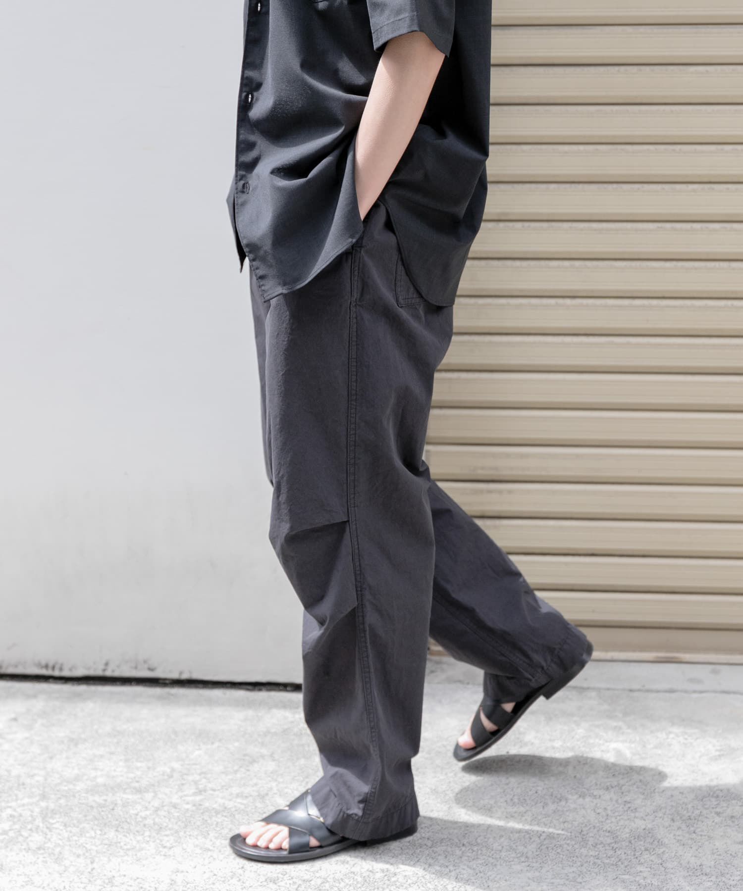 URBAN RESEARCH DOORS「FORK&SPOON　コットンタイプライターニータックパンツ」|その他|ブラック