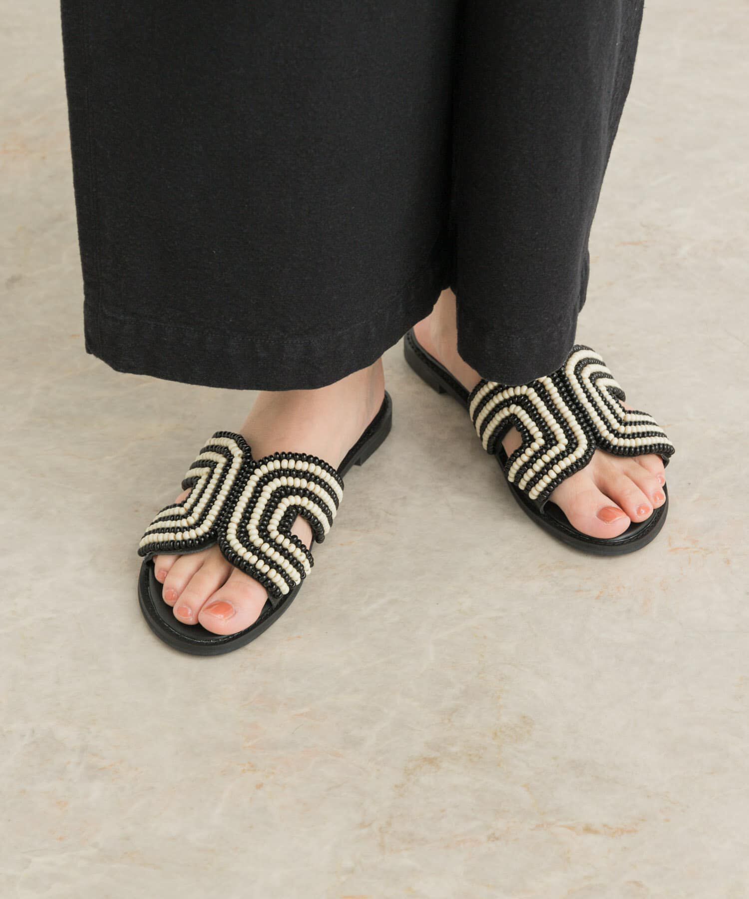 URBAN RESEARCH DOORS「ビーズサンダル」|サンダル|