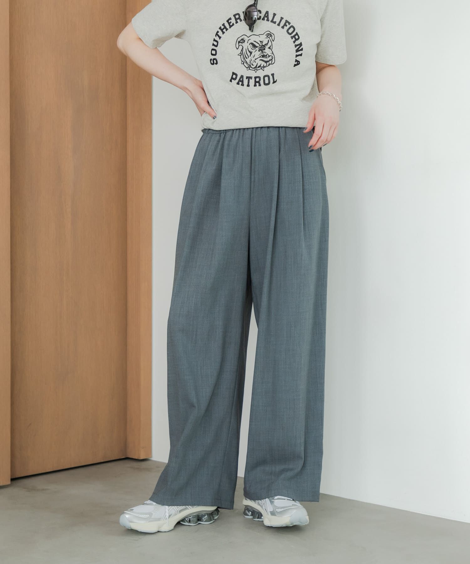 URBAN RESEARCH「『3サイズ展開』『イージーケア』タックギャザーストレートパンツ」|その他|