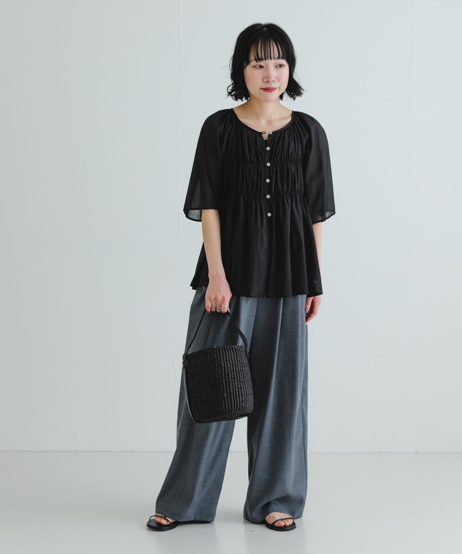 URBAN RESEARCH「『3サイズ展開』『イージーケア』タックギャザーストレートパンツ」|その他|