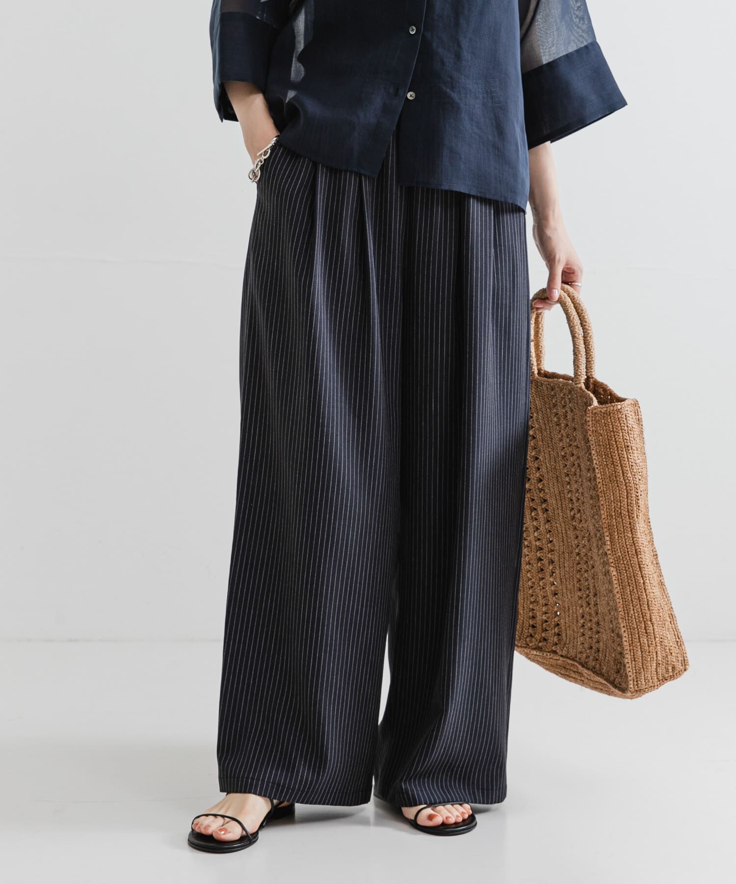 URBAN RESEARCH「『3サイズ展開』『イージーケア』タックギャザーストレートパンツ」|その他|