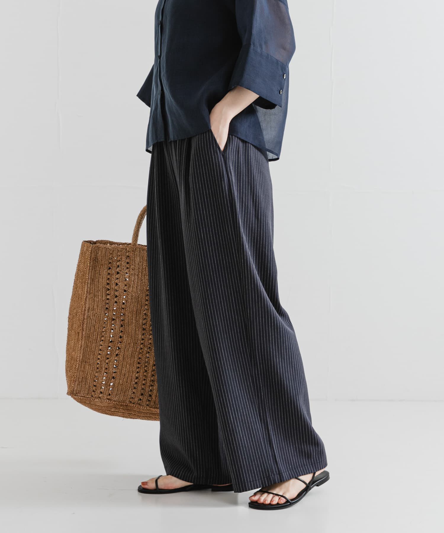 URBAN RESEARCH「『3サイズ展開』『イージーケア』タックギャザーストレートパンツ」|その他|