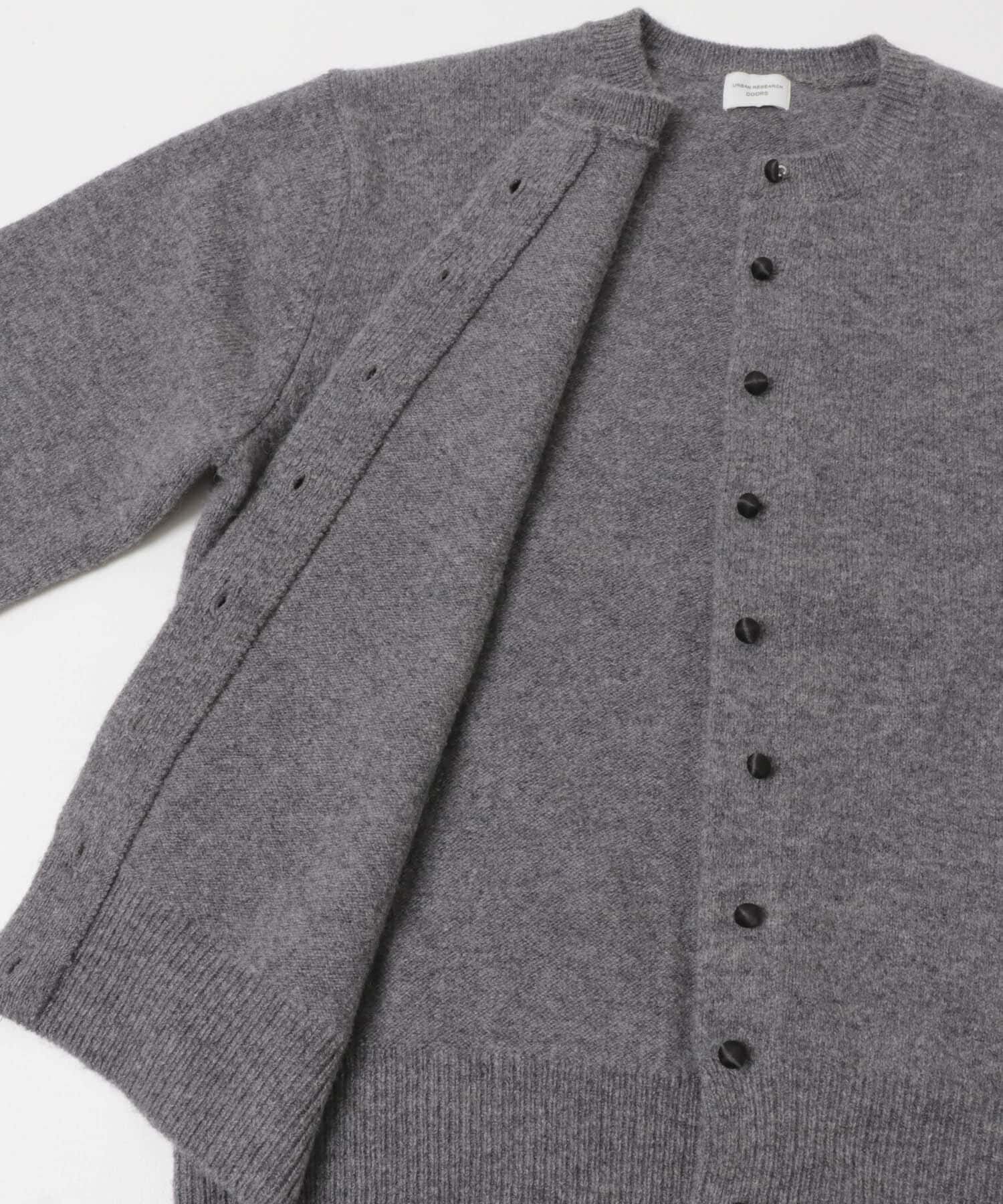 URBAN RESEARCH DOORS「ウールサテン釦コンパクトカーディガン」|カーディガン|