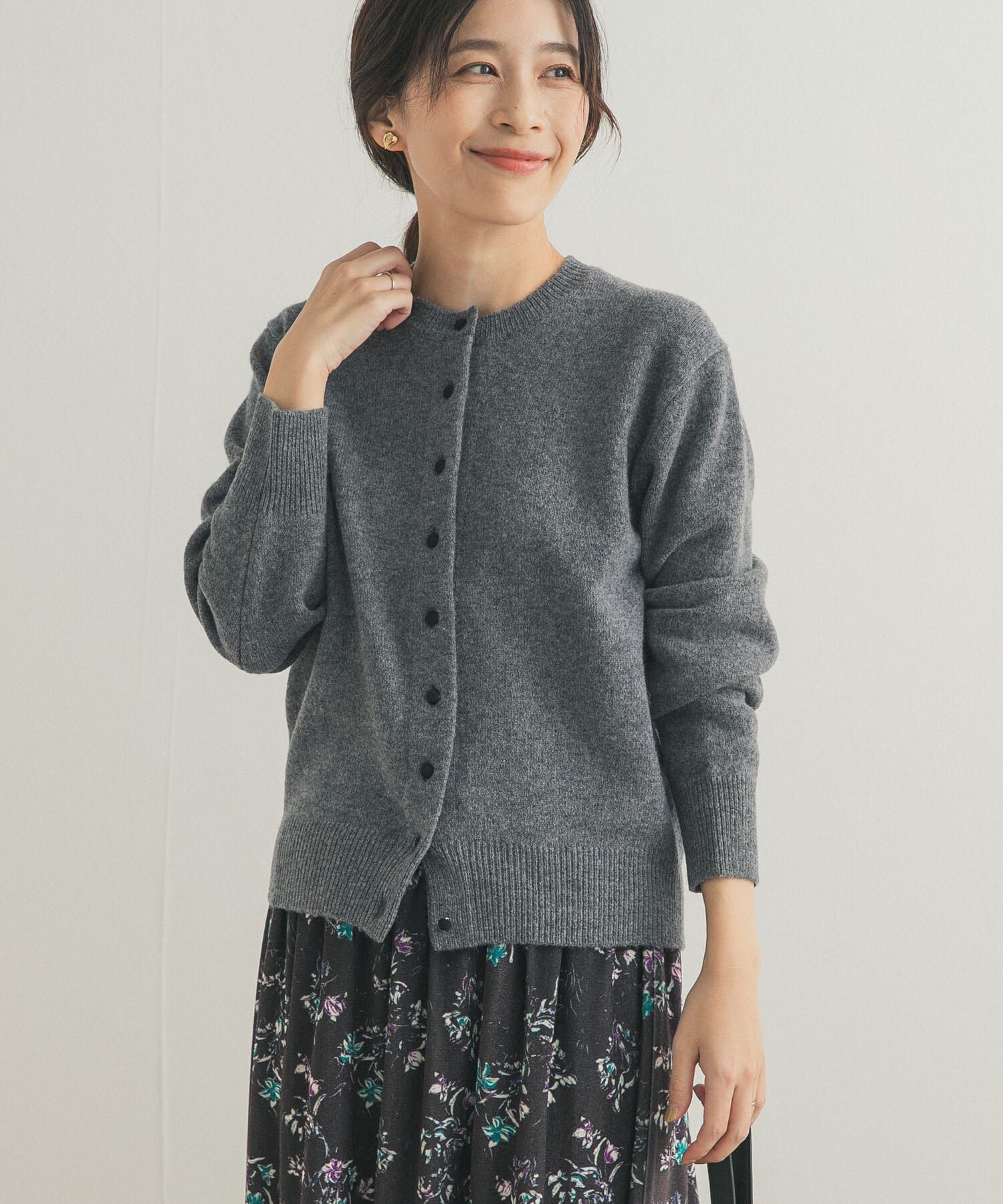 URBAN RESEARCH DOORS「ウールサテン釦コンパクトカーディガン」|カーディガン|