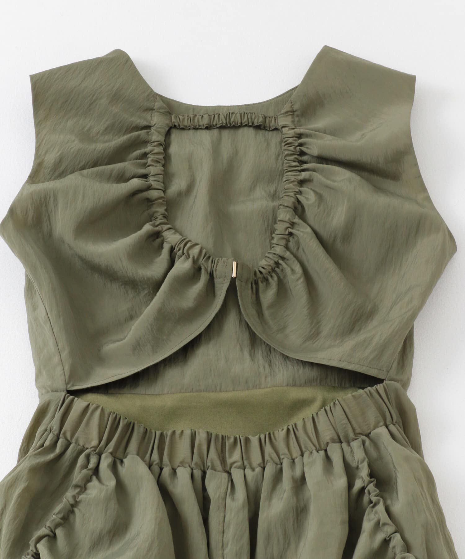 SENSE OF PLACE by URBAN RESEARCH「ナイロンギャザーコクーンワンピース」|ワンピース|