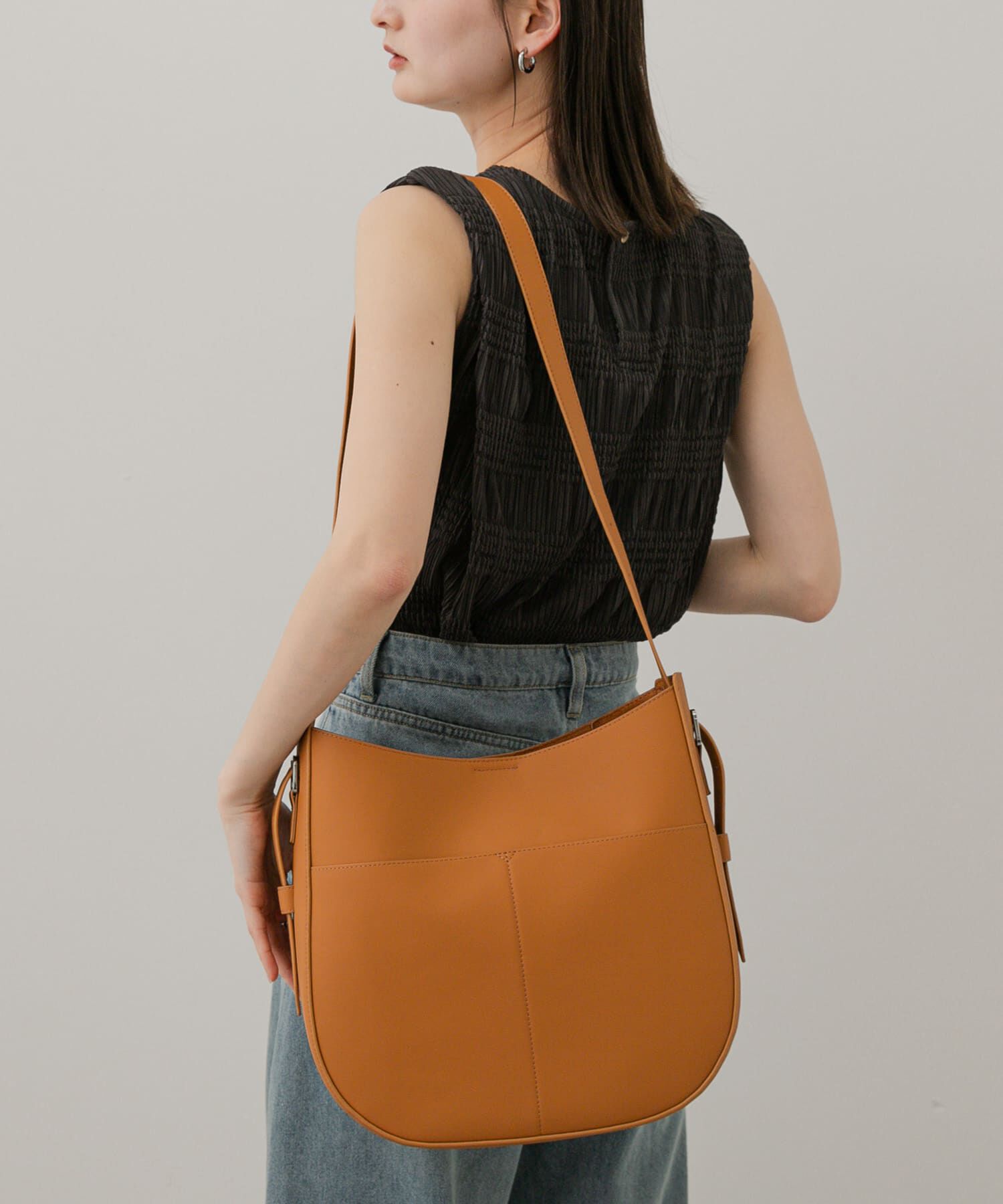 SENSE OF PLACE by URBAN RESEARCH「アウトポケットビッグショルダーバッグ」|ショルダー・メッセンジャー|ブラウン