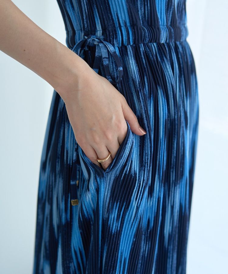 YECCA VECCA「ランダムアート柄プリーツワンピース」|ワンピース|