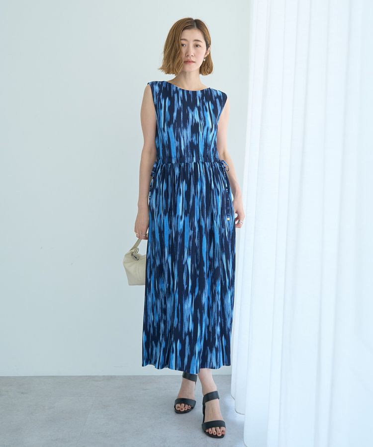 YECCA VECCA「ランダムアート柄プリーツワンピース」|ワンピース|Blue