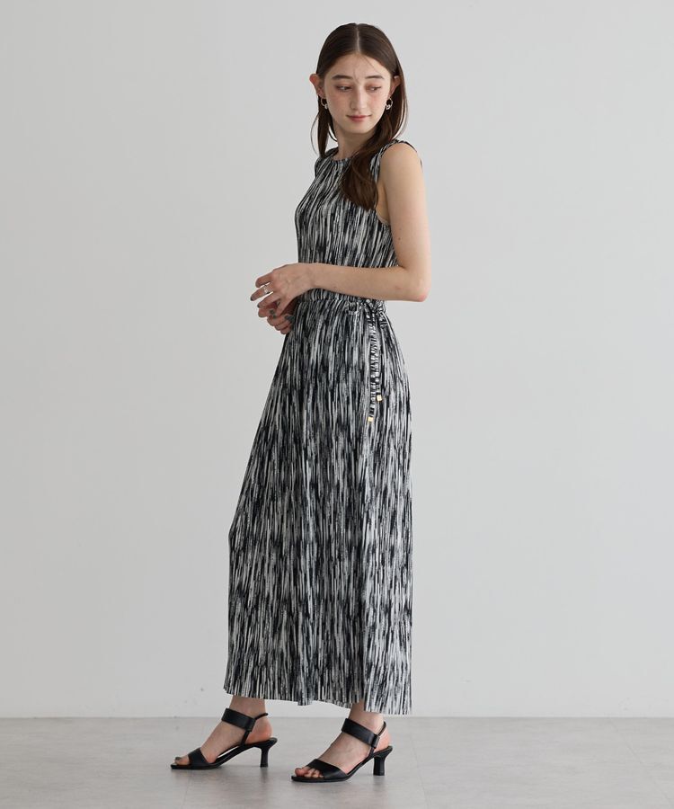 YECCA VECCA「ランダムアート柄プリーツワンピース」|ワンピース|