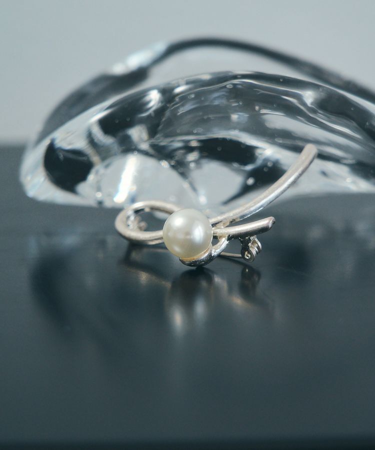 YECCA VECCA「ニュアンスラインパールブローチ」|その他|