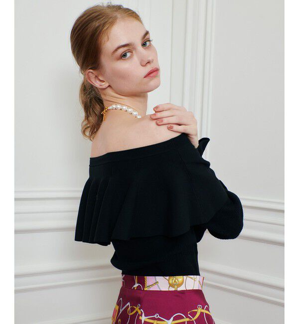 LOULOU WILLOUGHBY「【LOULOU WILLOUGHBY】ラッフルオフショルプルオーバー」|ニット・セーター|