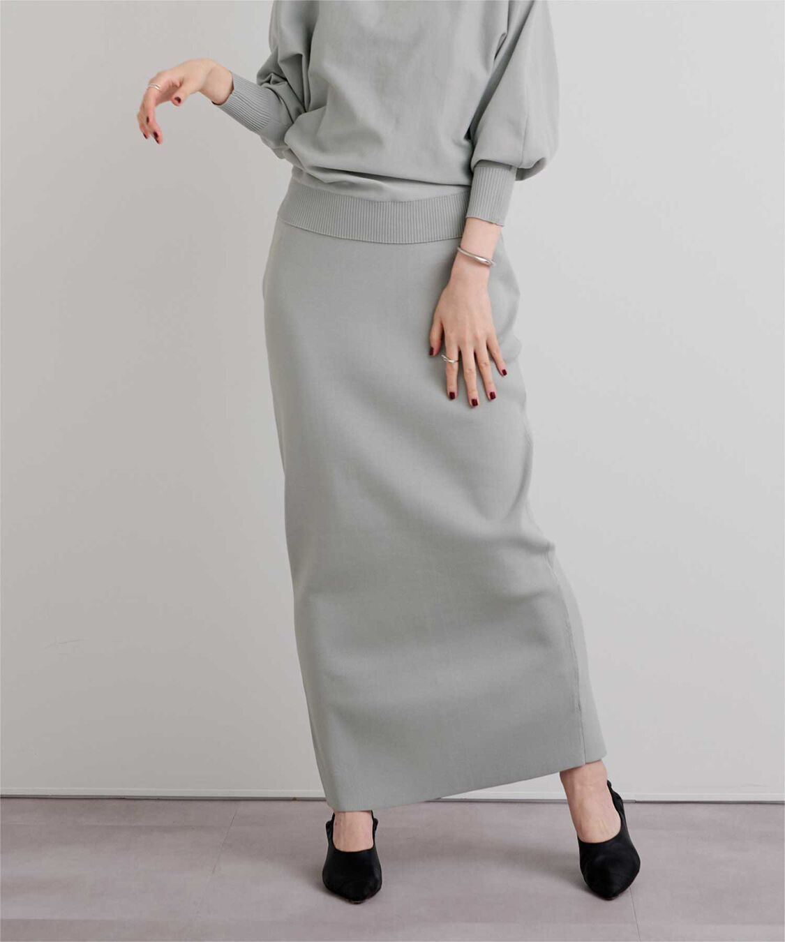 ur's「スポンディッシュ美シルエットニットタイトスカート」|スカート|ライトグレー