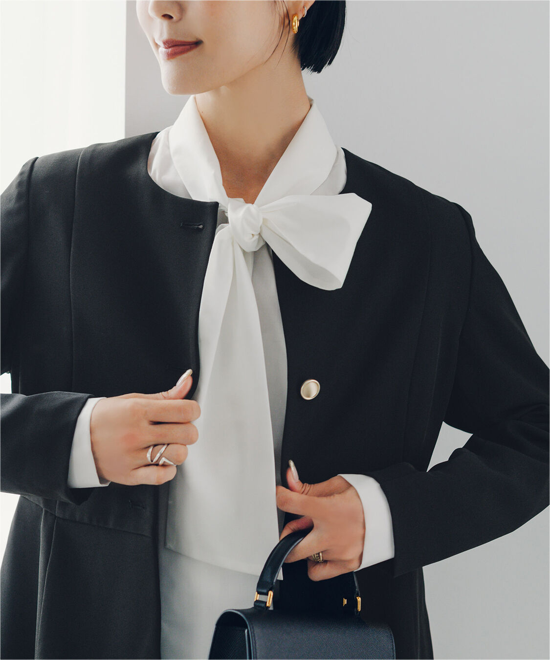 ur's「【小林有里さんコラボアイテム】美シルエットゴールド釦ペプラムジャケット」|ノーカラージャケット|