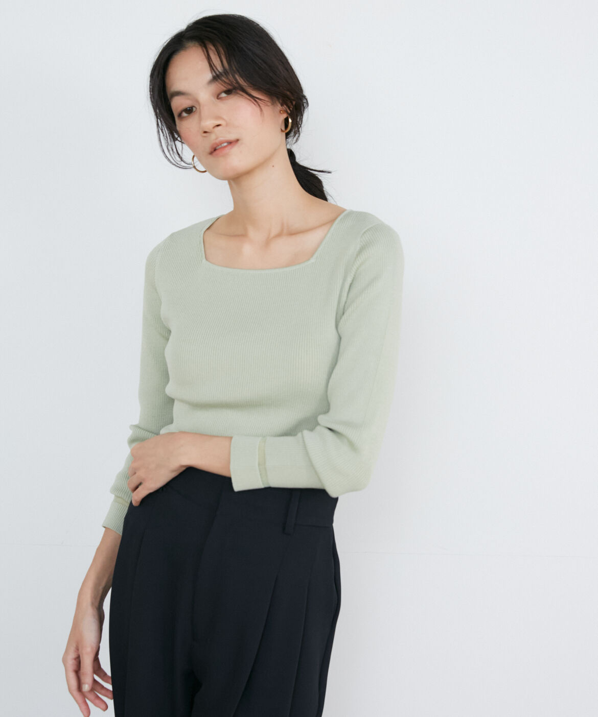 INED「スクエアネックリブニット」|ニット・セーター|キミドリ1