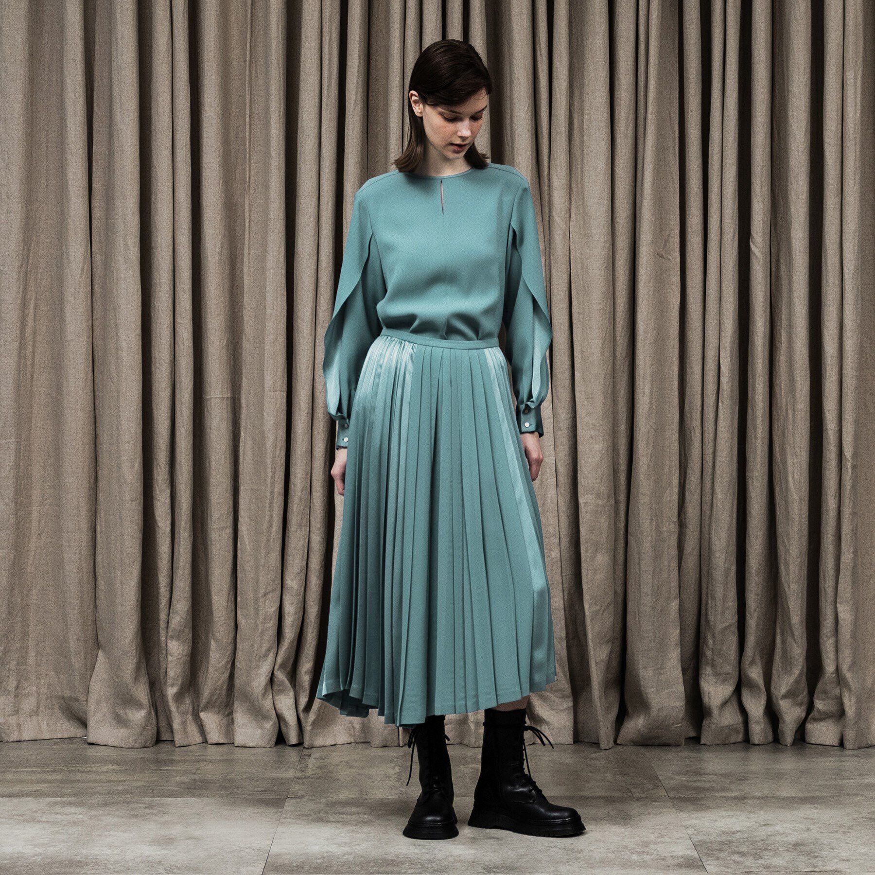 UNTITLED「バックサテンジョーゼット スカート」|スカート|