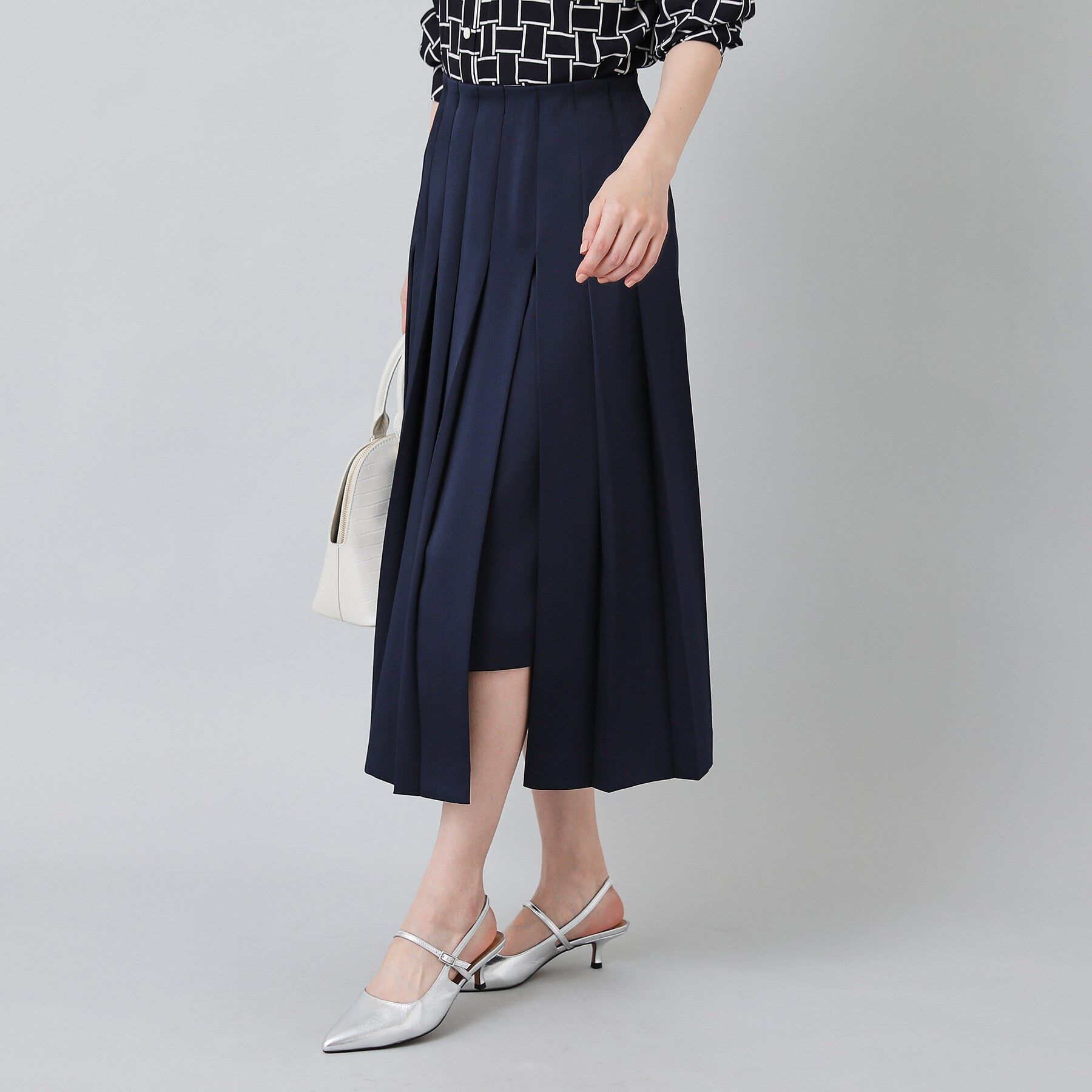 UNTITLED「サテンプリーツスカート」|スカート|