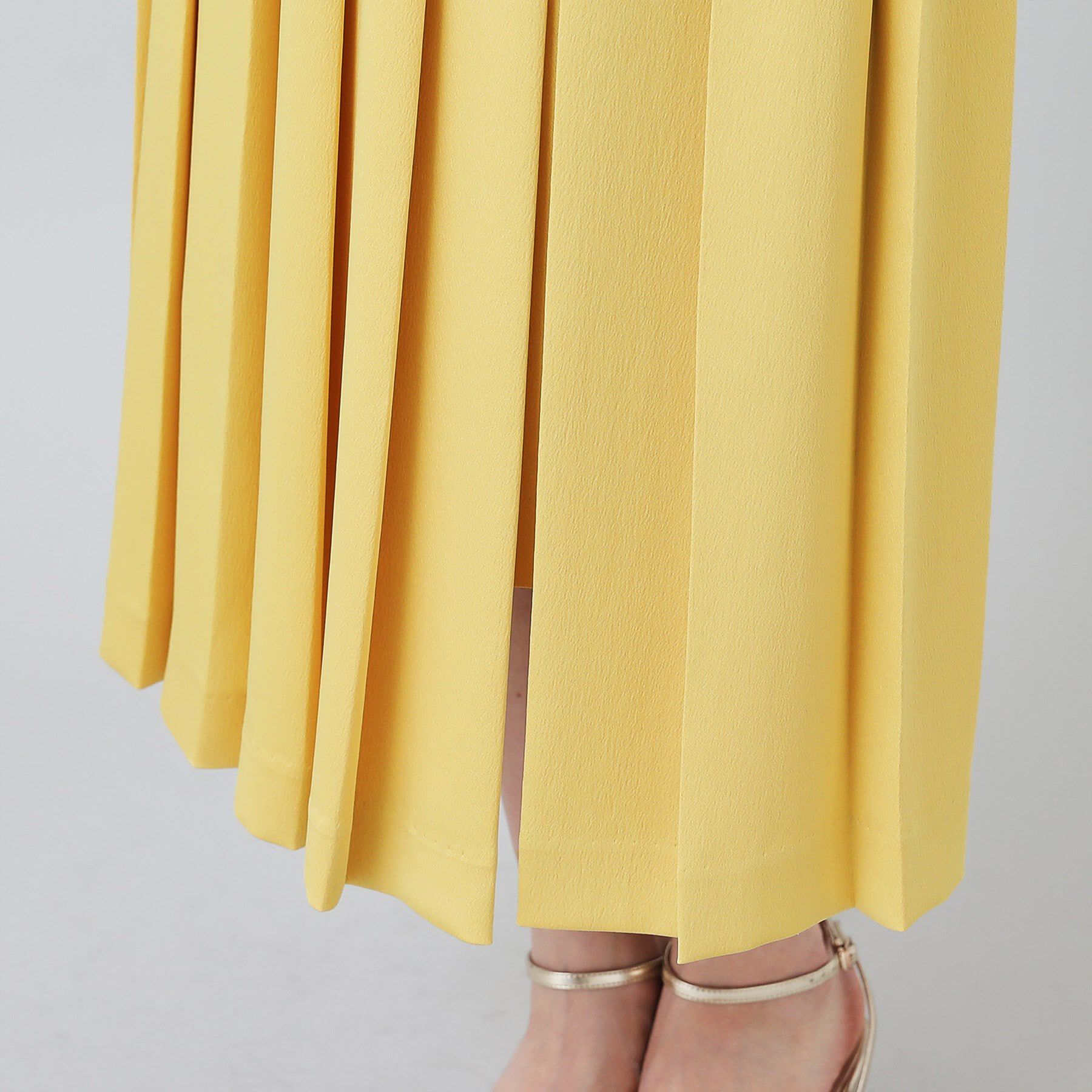 UNTITLED「サテンプリーツスカート」|スカート|