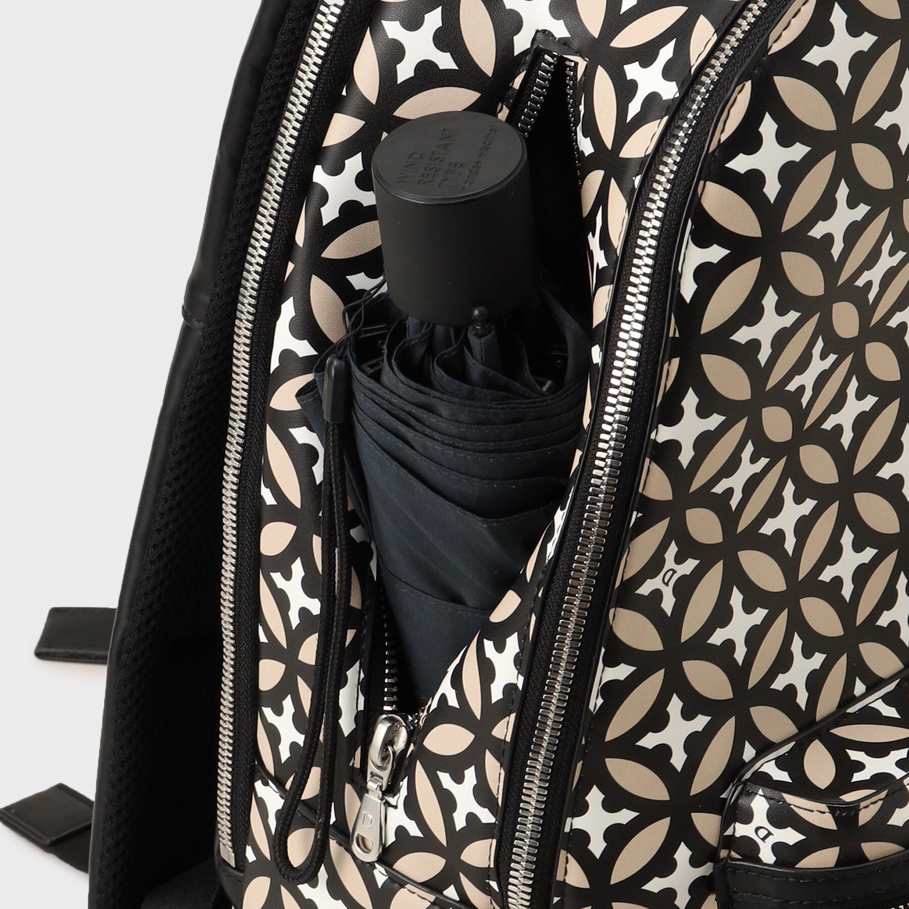 DRESSTERIOR「オーバーラップサークル バックパック」|リュック|