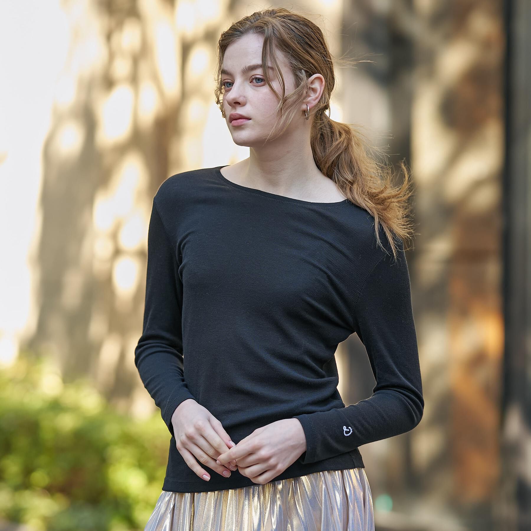 DRESSTERIOR「【インナー使いに最適/しっとり暖かな保湿素材】クルーネックプルオーバー」|Tシャツ・カットソー|ブラック(019)