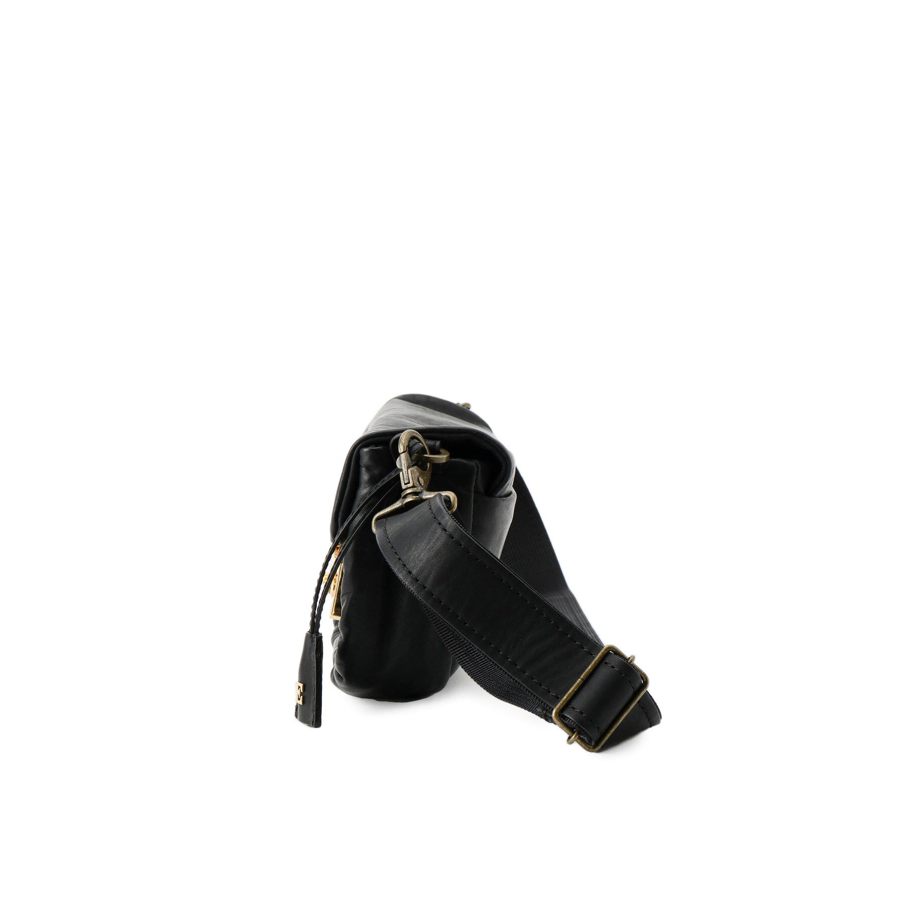 DRESSTERIOR「◆eb．a．gos（エバゴス）牛革ソフト・ソフトショルダー  15672」|ショルダー・メッセンジャー|