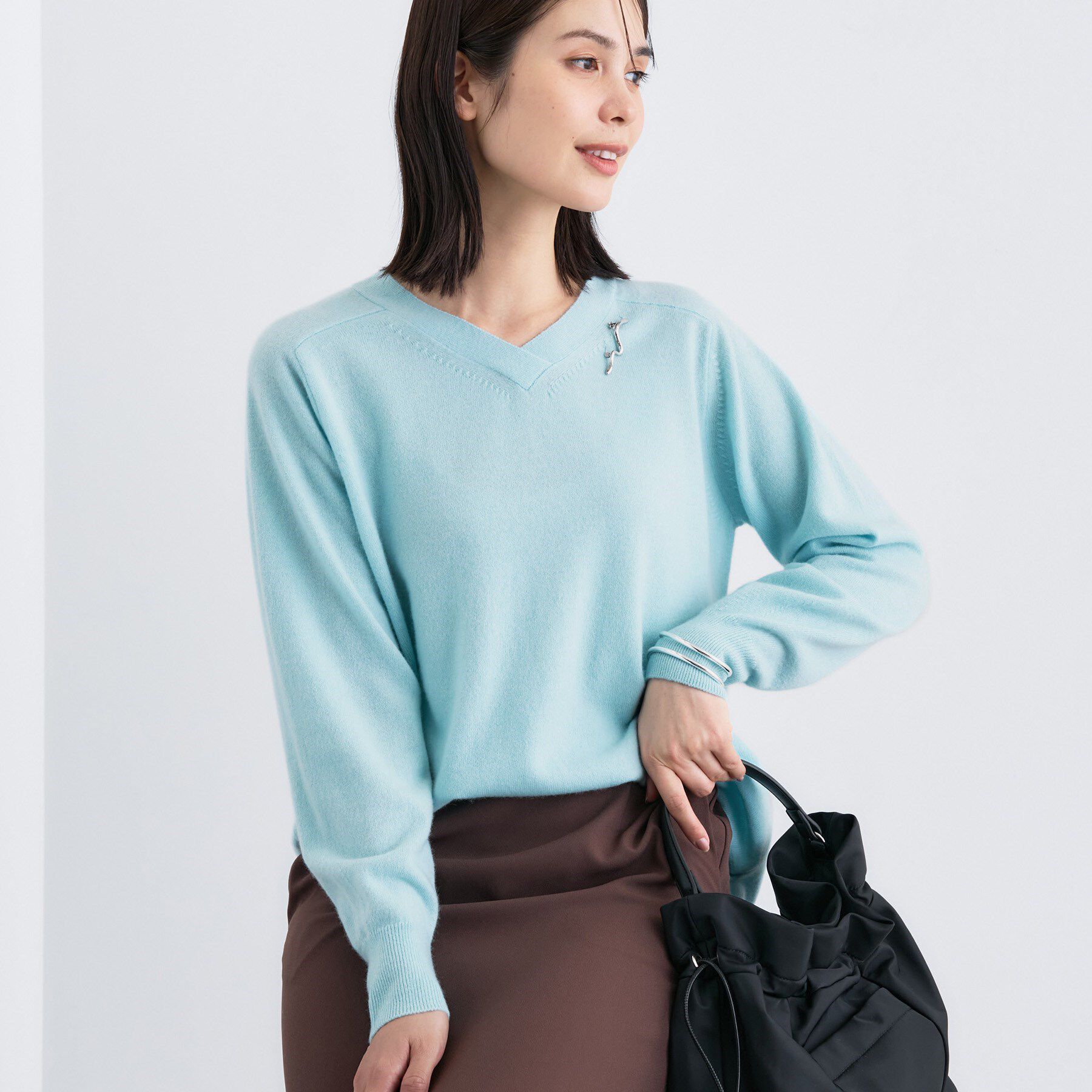 INDIVI「【洗える／チュニック丈／カシミヤ混】スリットデザインVネックニット」|ニット・セーター|