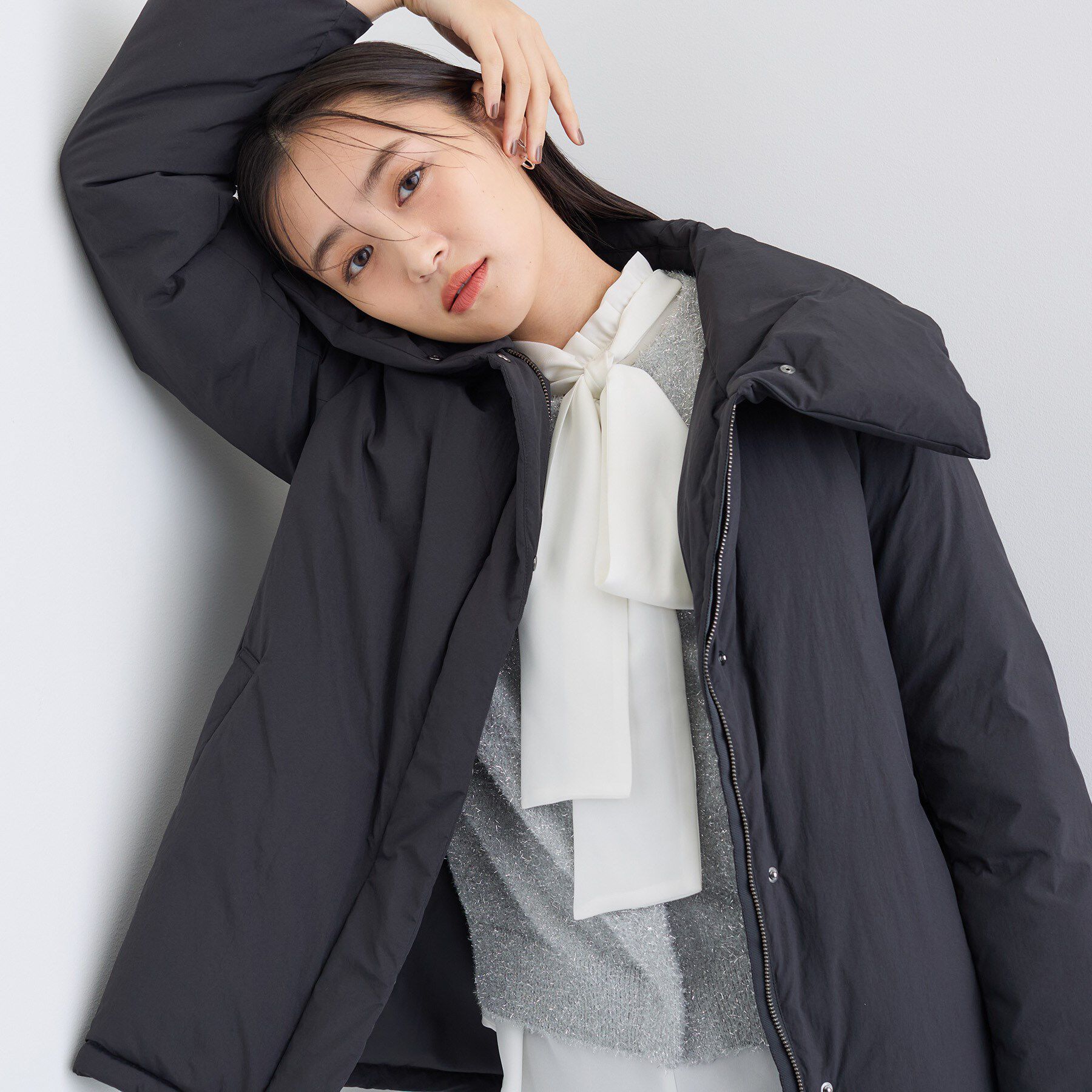 INDIVI「【撥水／洗える／デザイン衿】ステッチレス ショートダウンコート」|ダウン|ブラック(019)