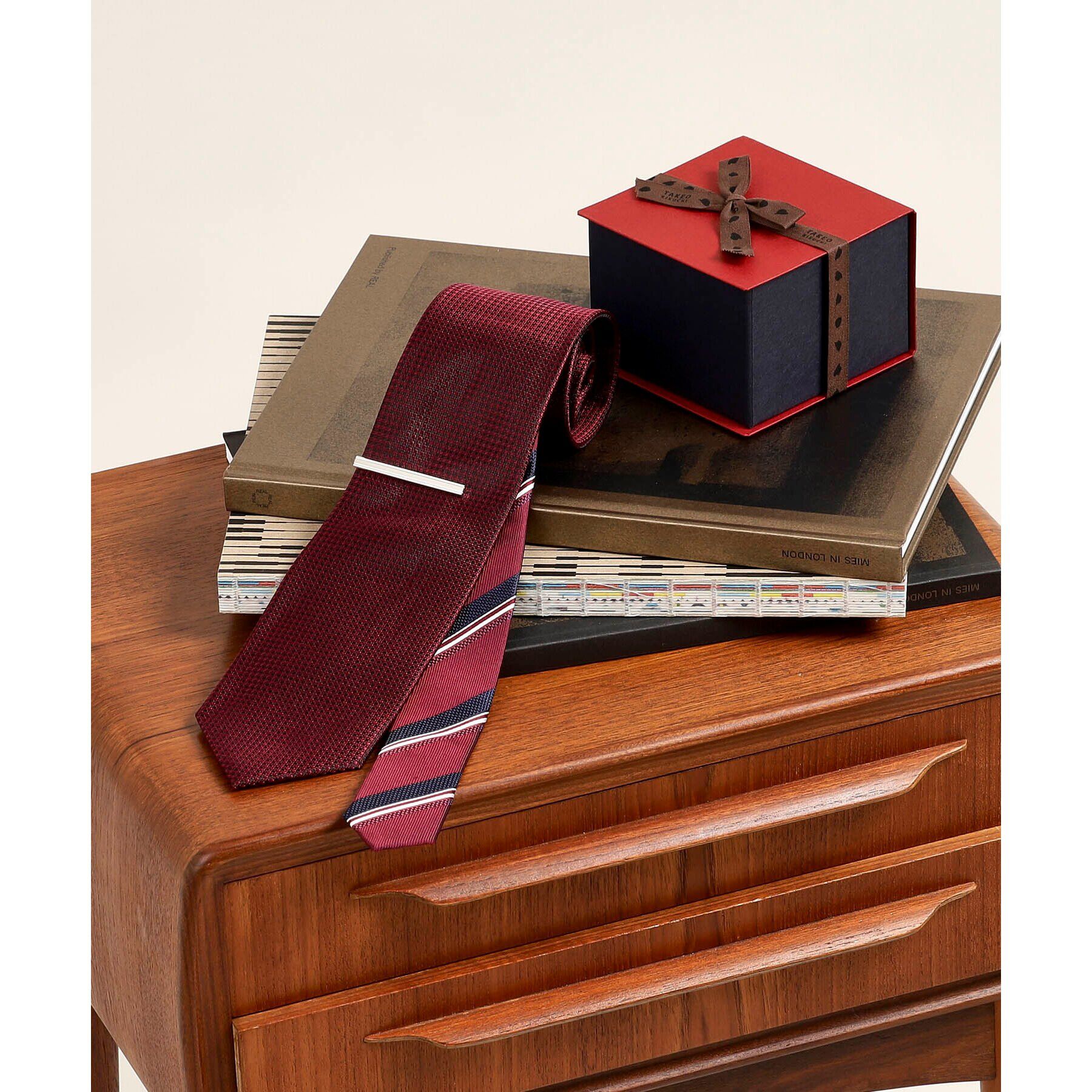 TAKEO KIKUCHI「ムジネクタイ&タイバー カラーBOXセット」|ネクタイ・蝶ネクタイ|ボルドー(064)