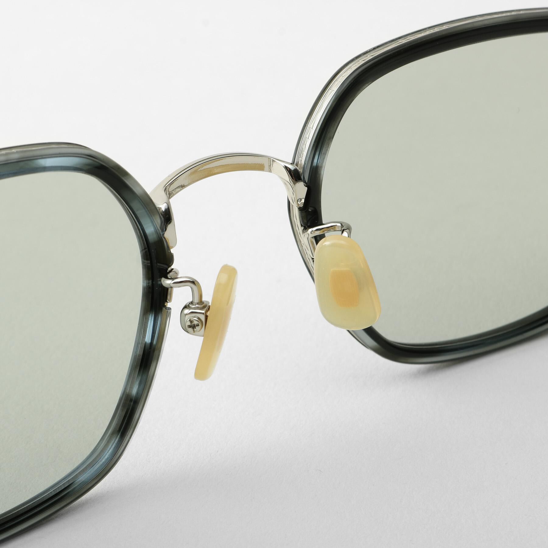 TAKEO KIKUCHI「【TAKEO KIKUCHI &times; THE BEDFORD HOTEL】インナーセルフレーム サングラ」|メガネ|