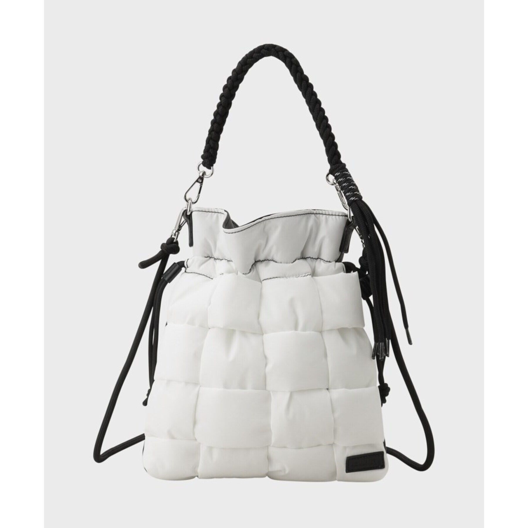 tk.TAKEO KIKUCHI「ADAMPATEK 別注 パテッドイントレ巾着ショルダーバッグ」|ショルダー・メッセンジャー|ホワイト(501)