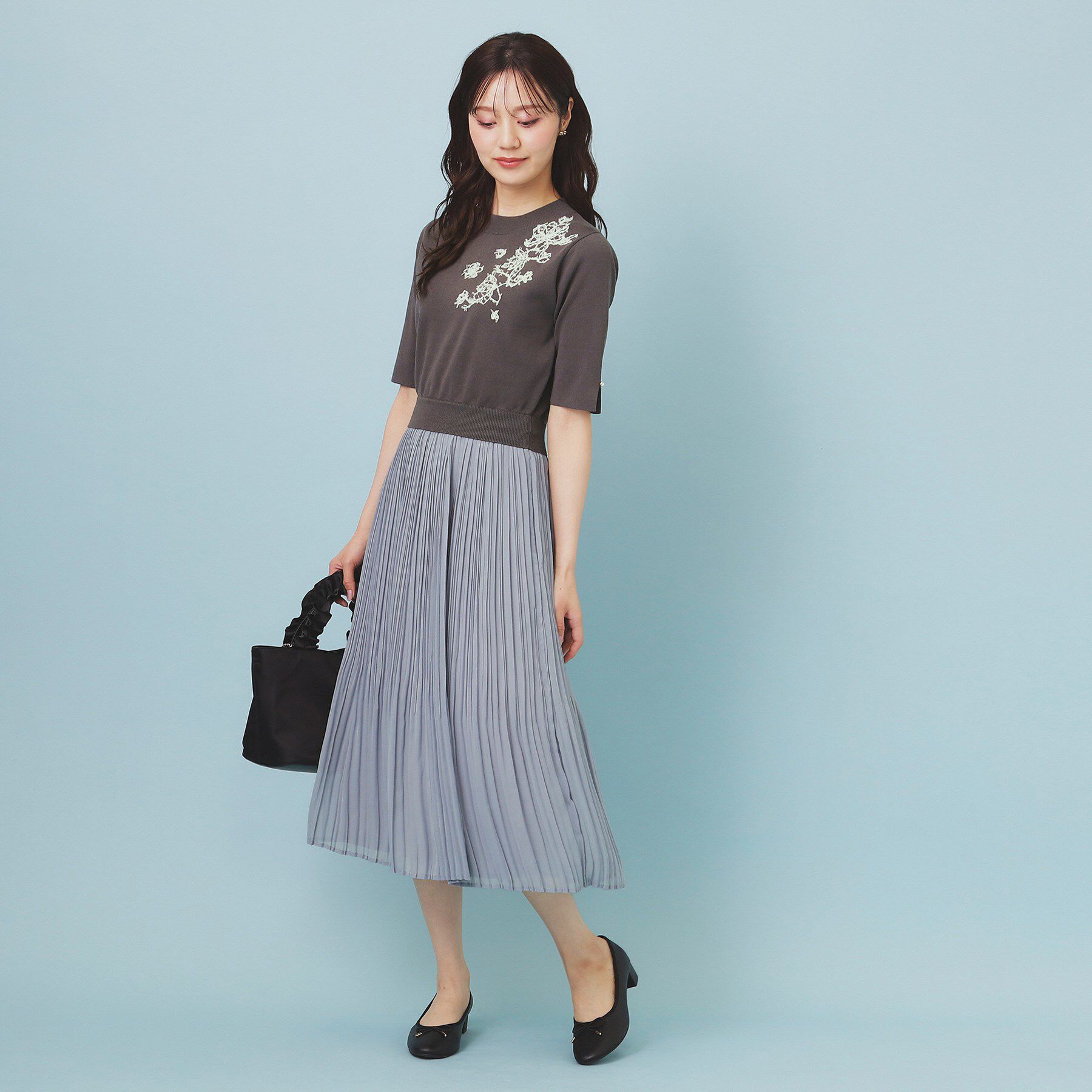 index「刺繍デザインドッキングプリーツワンピース【洗濯機OK】」|ワンピース|