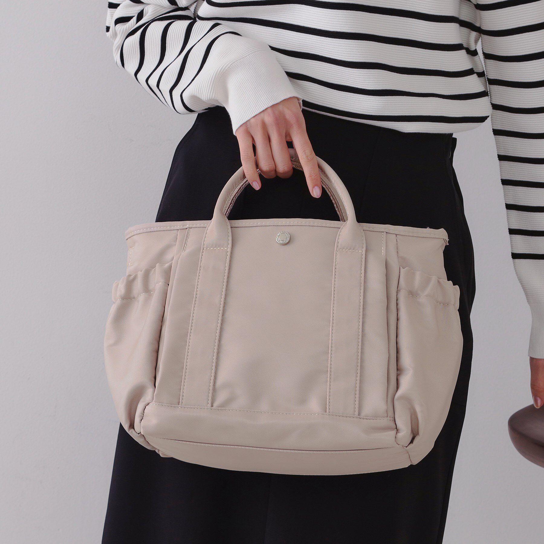 OPAQUE.CLIP「【軽量／撥水加工／2WAY】マルチポケットミドルトートバッグ」|トートバッグ|ベージュ(052)