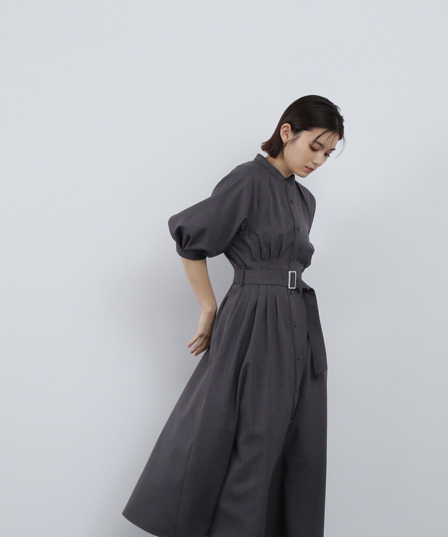  「ベルテッドフォルムスリーブワンピース」|ワンピース|チャコール1