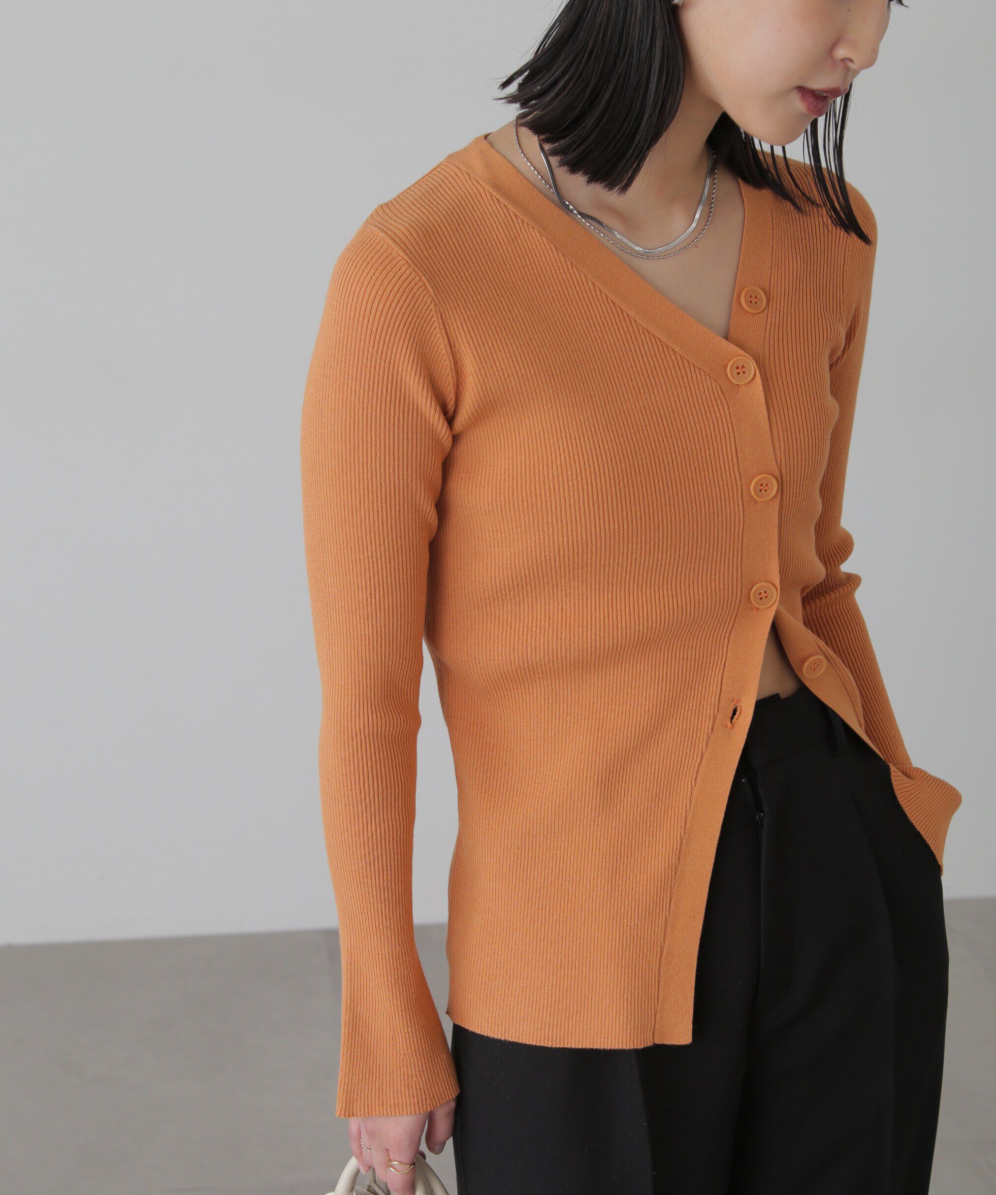  「アシンメトリーボタンディテールリブニット」|ニット・セーター|オレンジ