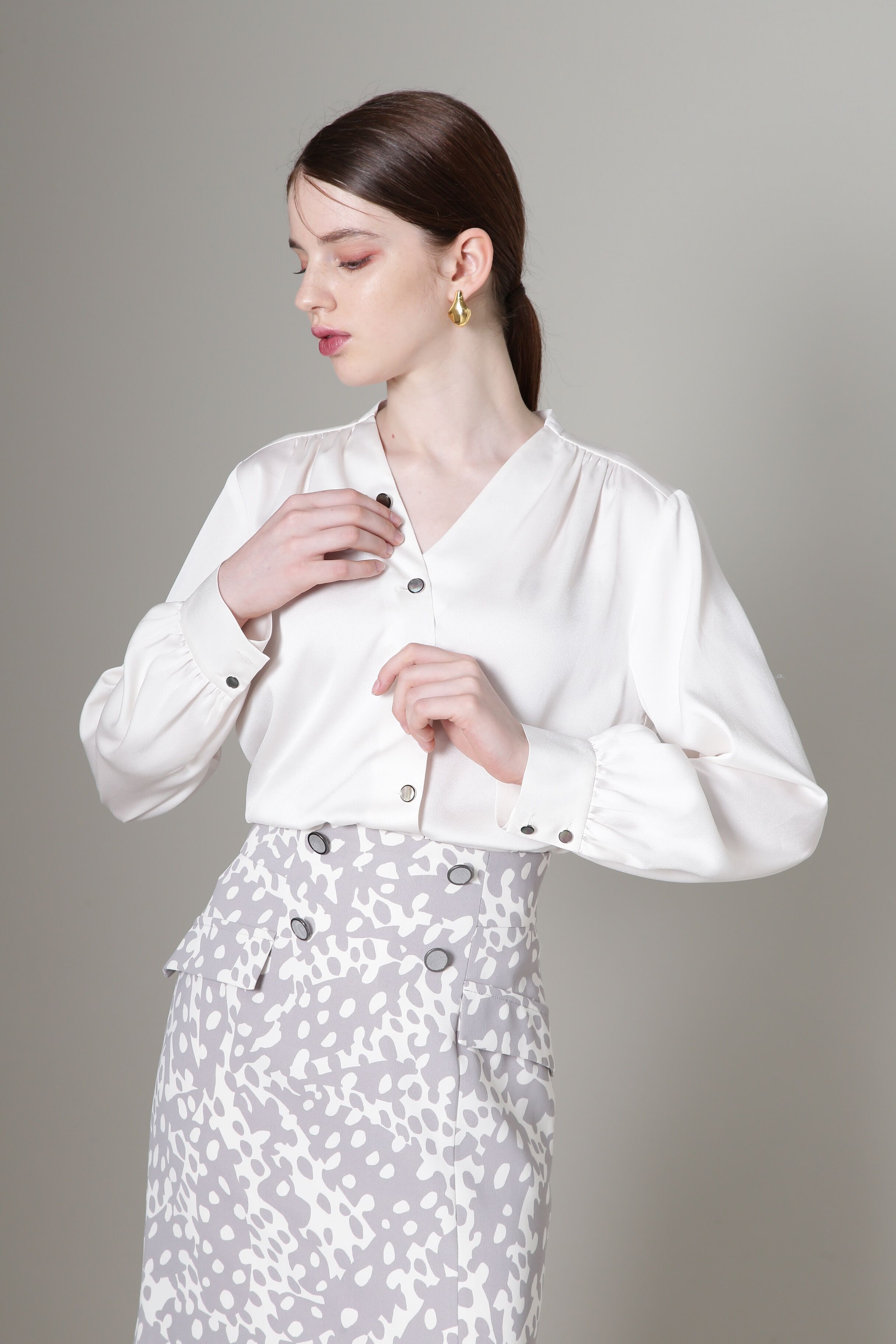  「◆Ｖネックボタンブラウス」|シャツ・ブラウス|