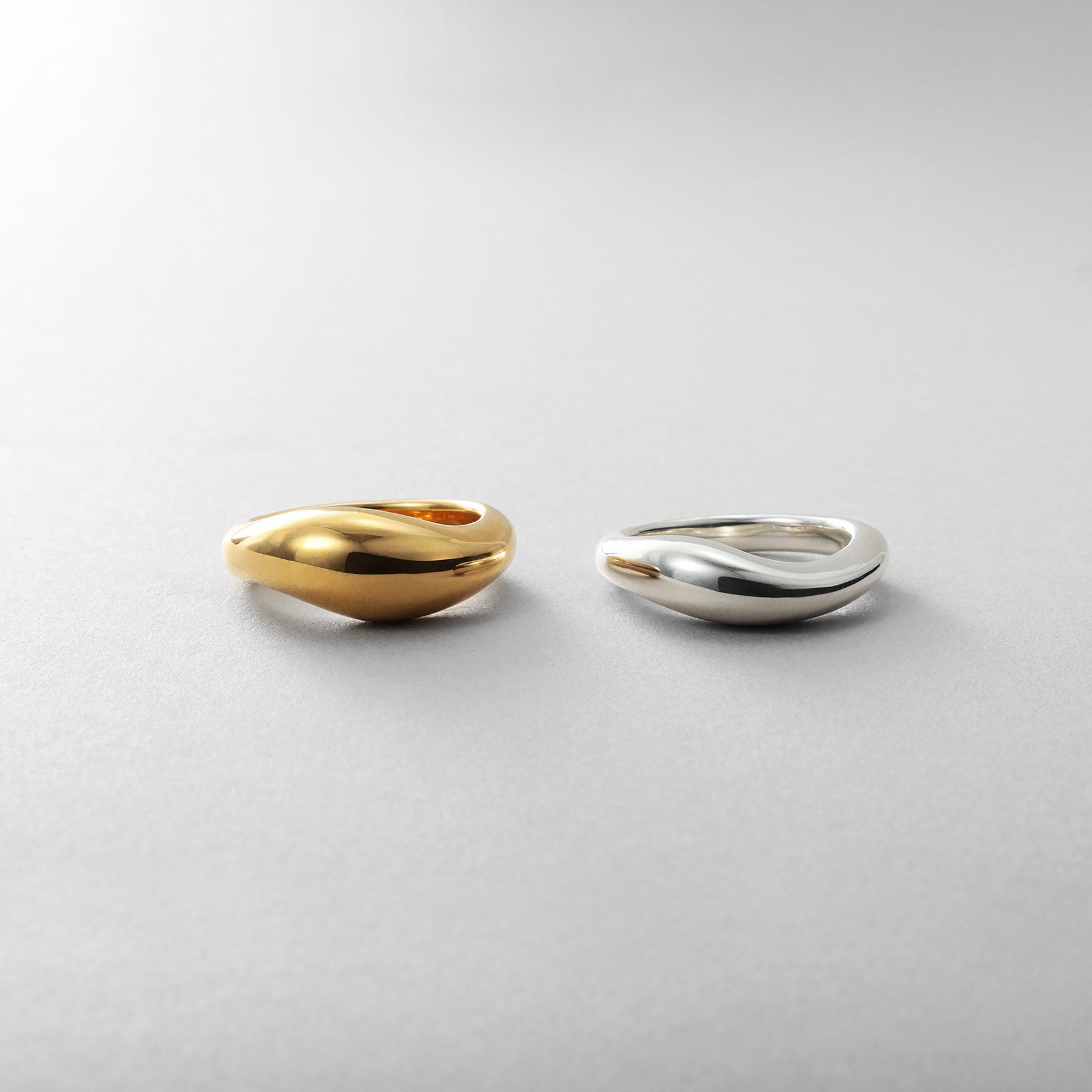 COCOSHNIK ONKITSCH「シルバー コンビカラー ニュアンススタックリング」|リング|