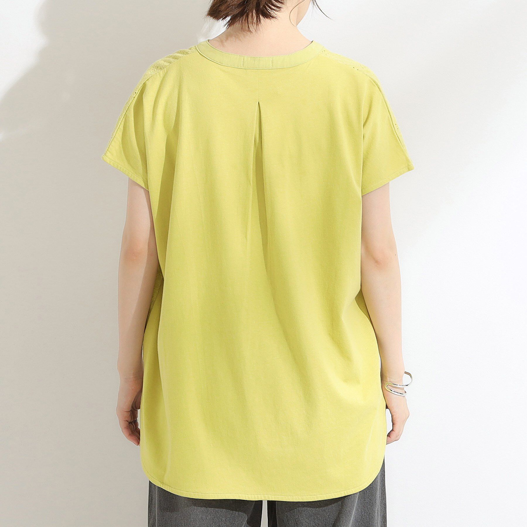 SHOO･LA･RUE「【S-LL】抜け感とすっきり見えを叶える 刺繍レース スキッパー襟トップス」|Tシャツ・カットソー|