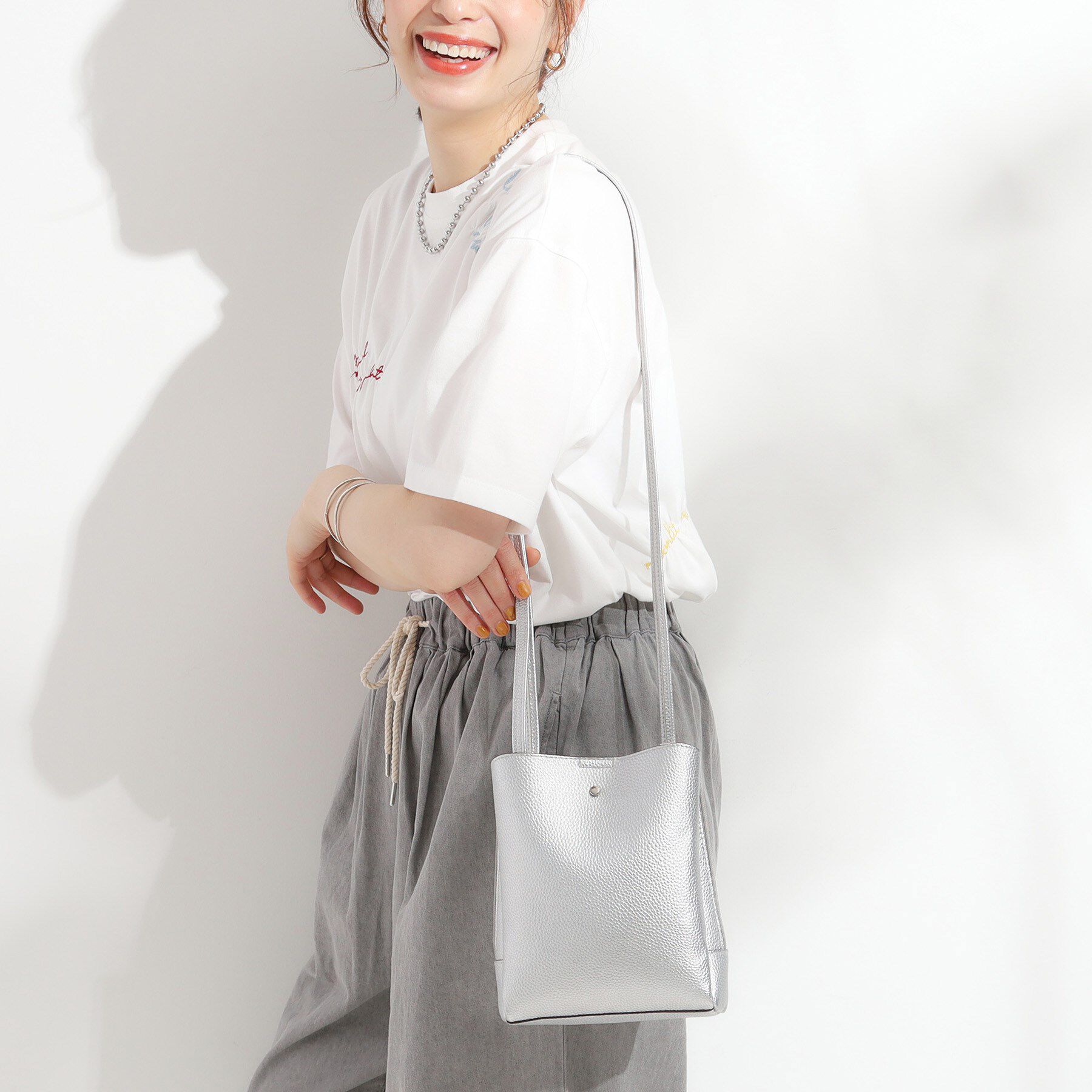 SHOO･LA･RUE「【軽量】ふわっと軽い3層ショルダーバッグ」|ショルダー・メッセンジャー|シルバー(006)