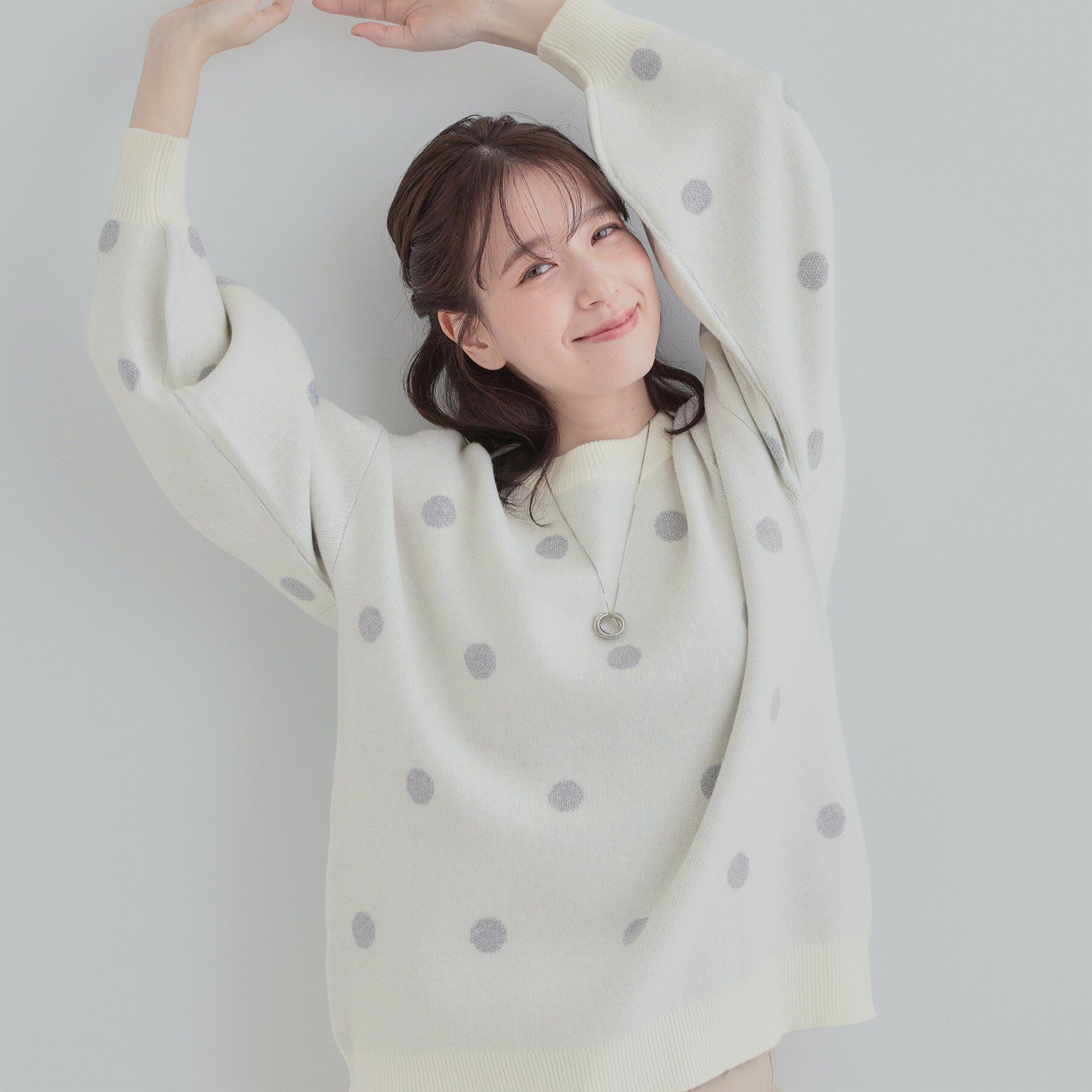 SHOO･LA･RUE「【S-LL/洗濯機可】　体系カバー出来る 大人のドット柄ニット」|ニット・セーター|ホワイト(001)