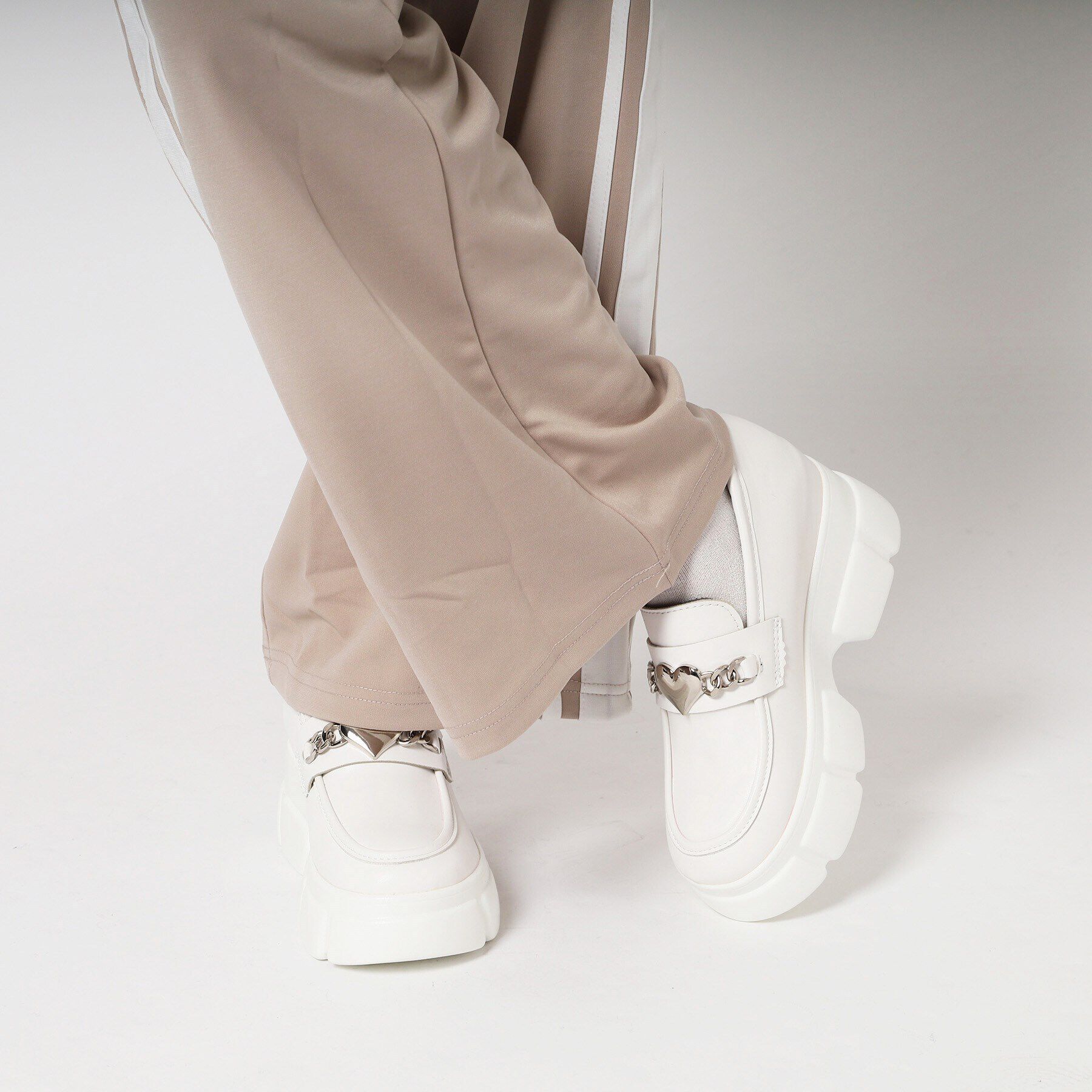 csT&P「厚底ハートチャーム付きローファーパンプス」|パンプス|