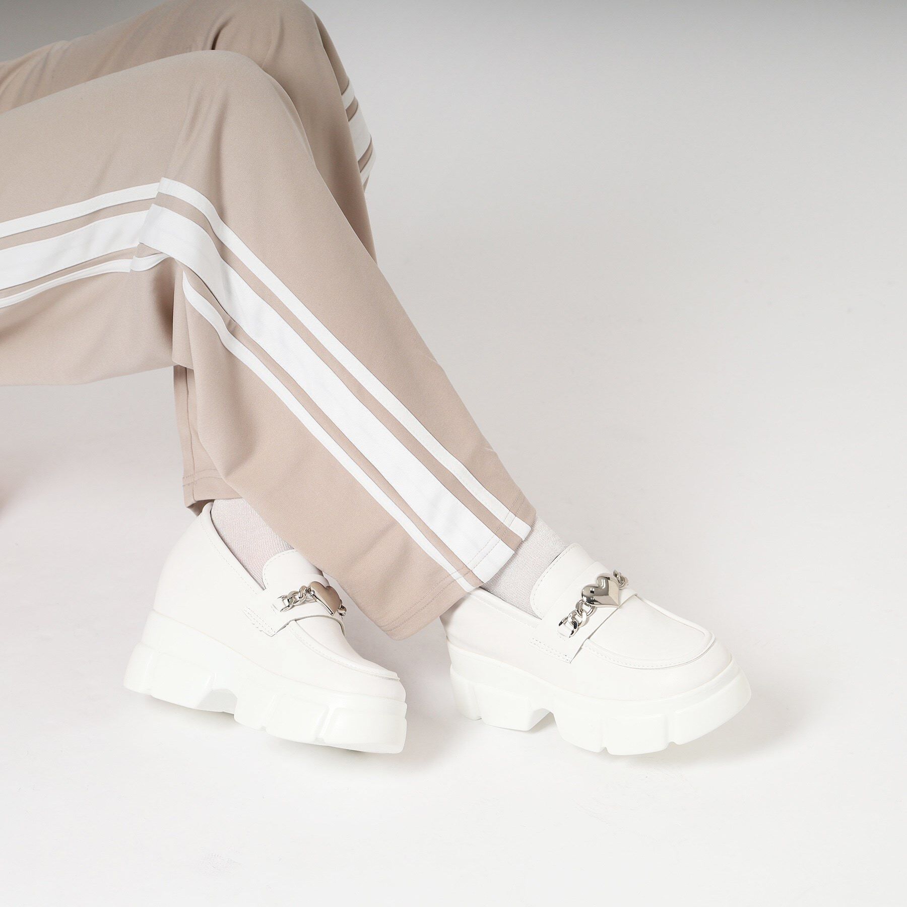 csT&P「厚底ハートチャーム付きローファーパンプス」|パンプス|