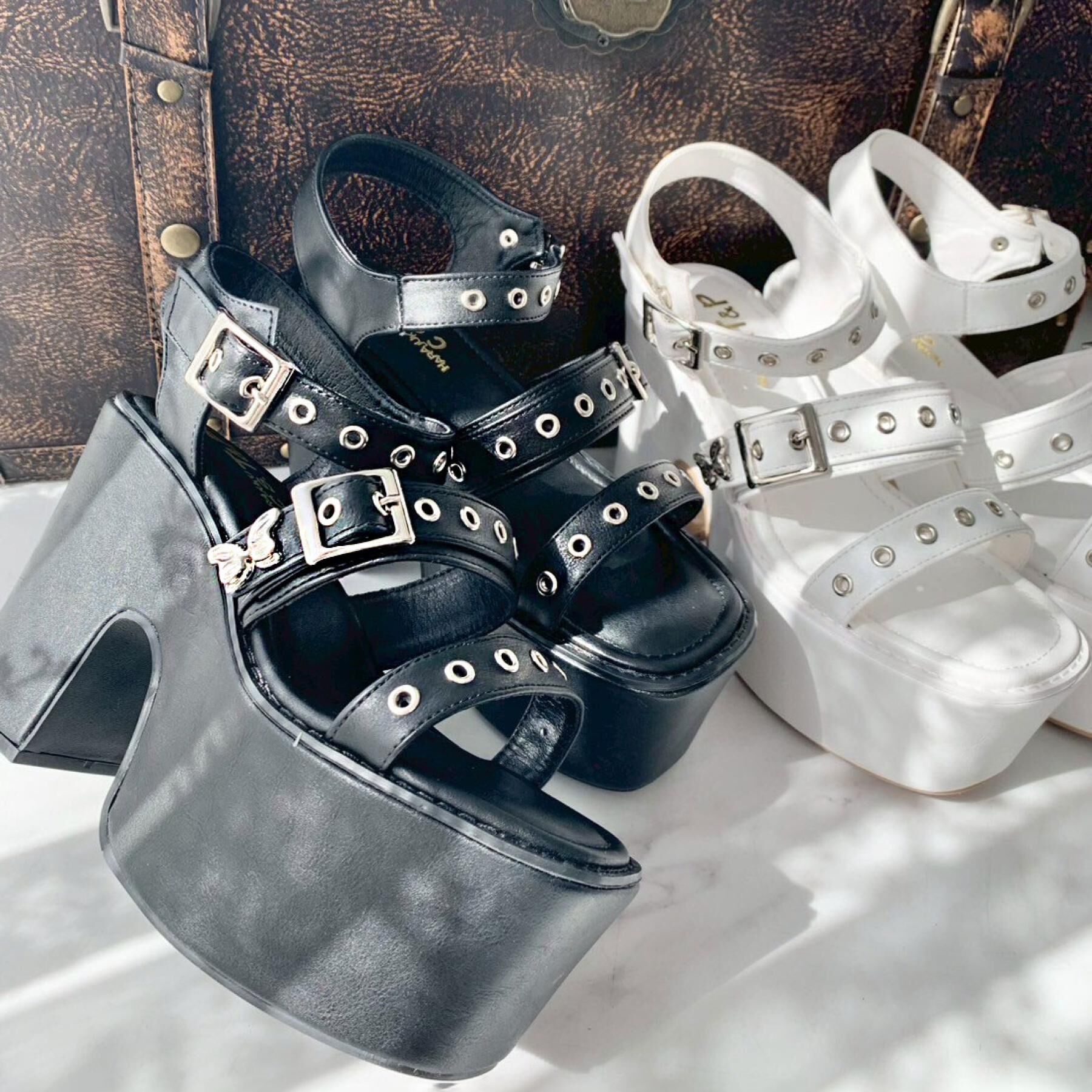 csT&P「厚底バタフライ付ベルトサンダル」|サンダル|